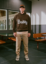 HOODIES & SWEATSHIRTS